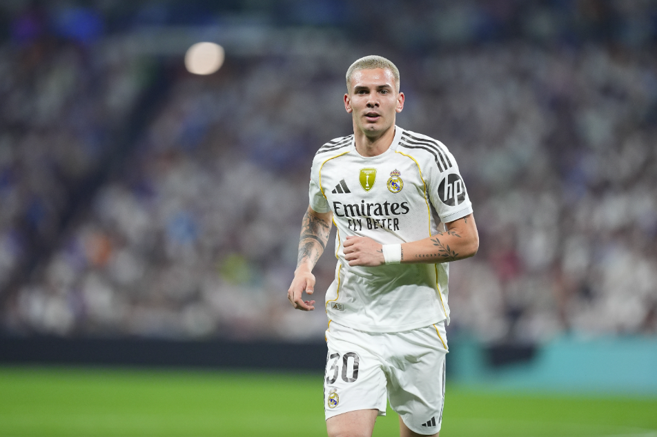 华体会官方-阿隆索下课24小时！一线队4人仍未公开告别 媒体点出三大抗命者