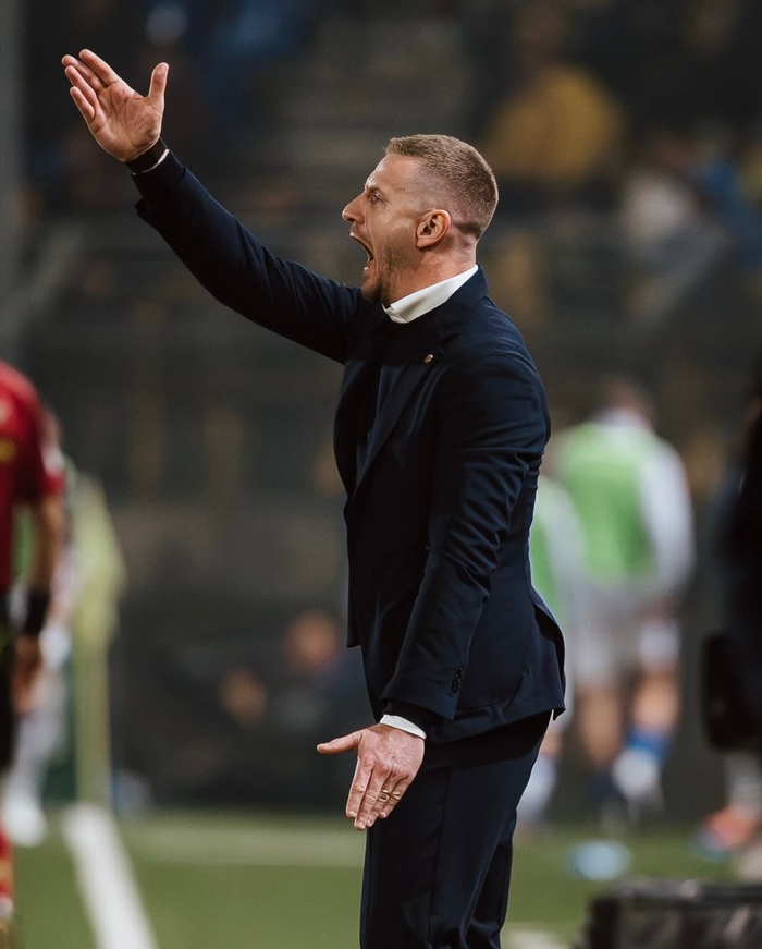 华体会官方-意乙尤维斯塔比亚1比1战平桑普多利亚|阿巴特|桑普多利亚队|ac米兰|名宿|教练_新浪体育_新浪新闻